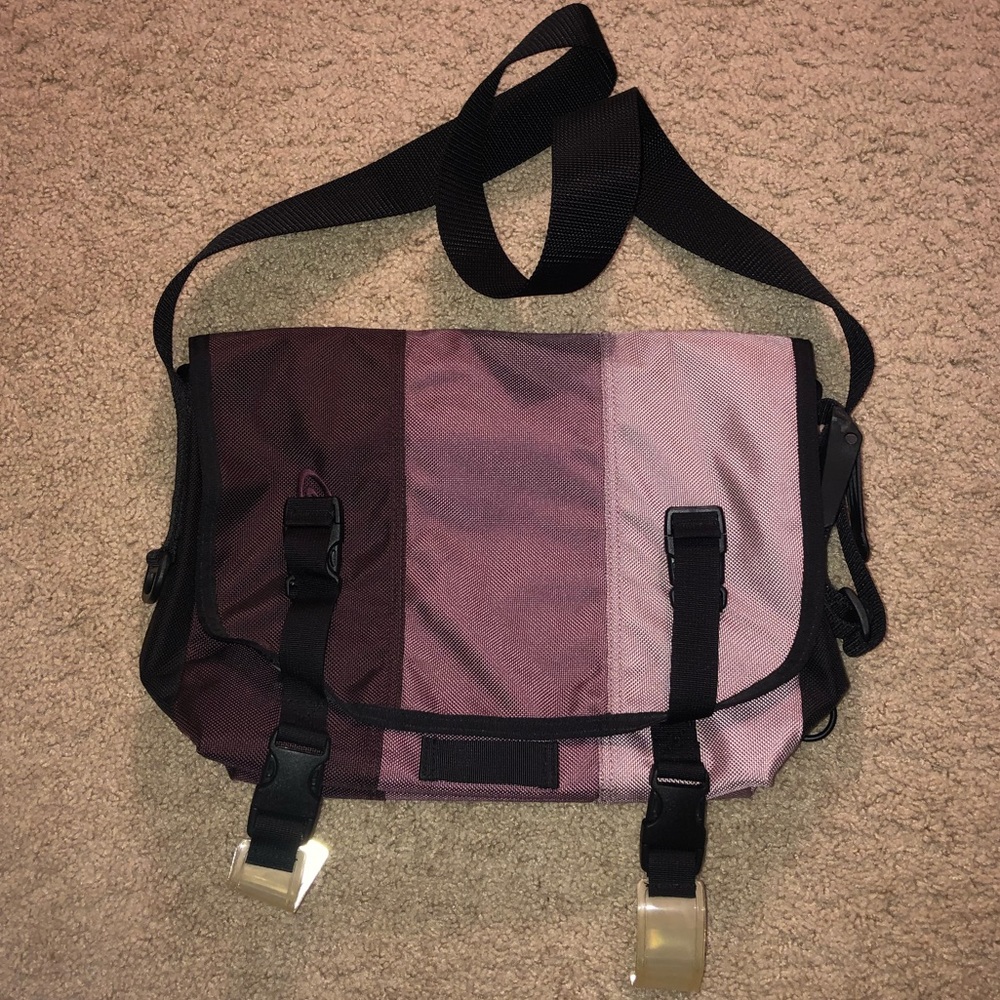 NWOT Tumbuk2 Purple Messenger Bag Small